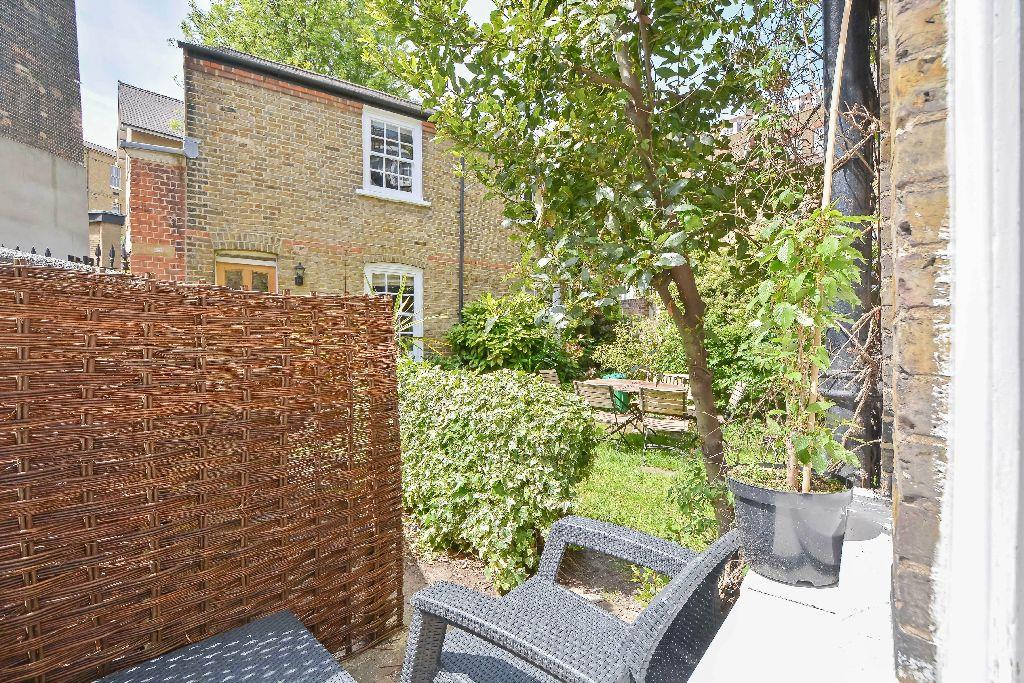 New End, Hampstead, NW3 1HT