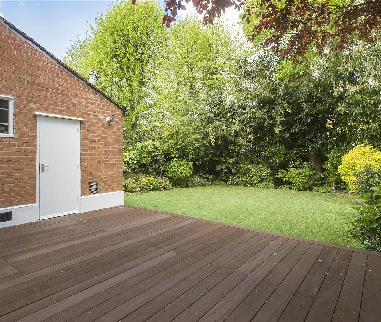 Briardale Gardens Hampstead NW3 7PN