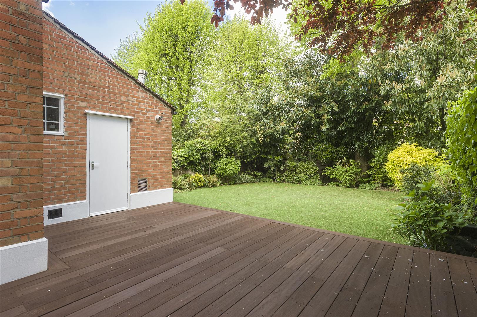 Briardale Gardens Hampstead NW3 7PN