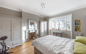 Briardale Gardens Hampstead NW3 7PN