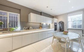 Briardale Gardens Hampstead NW3 7PN