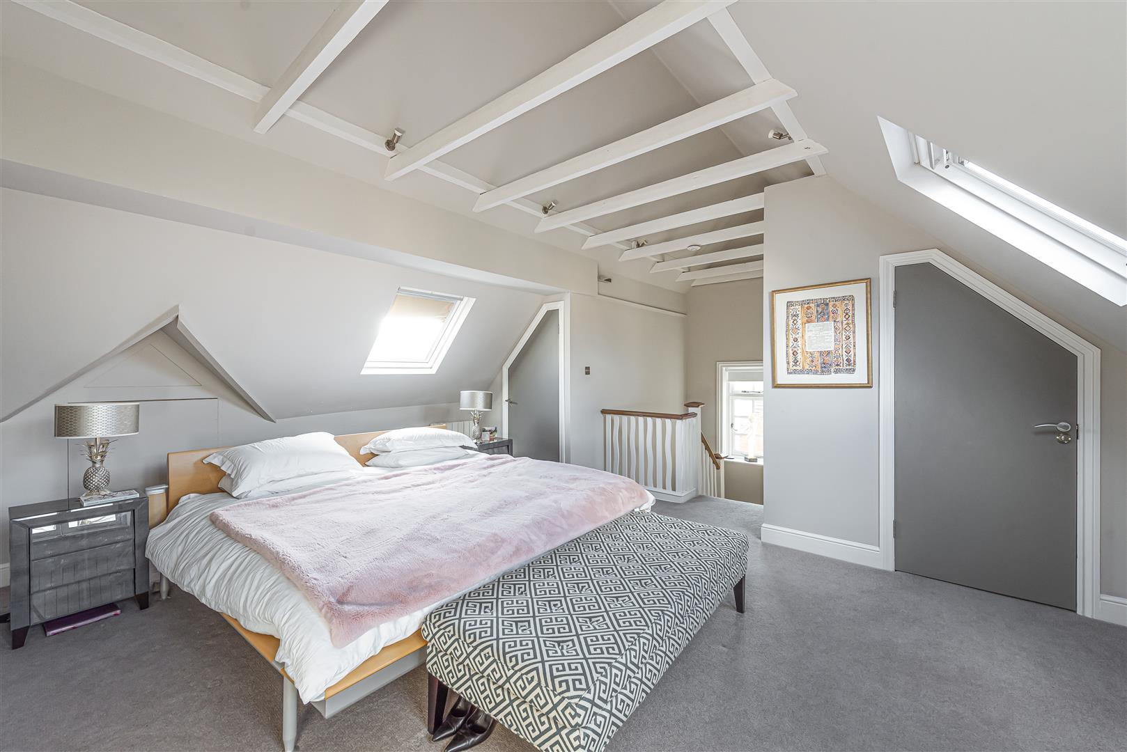 Briardale Gardens Hampstead NW3 7PN