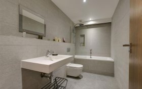 Garden Flat, South Hill Park Hampstead Heath NW3 2SS