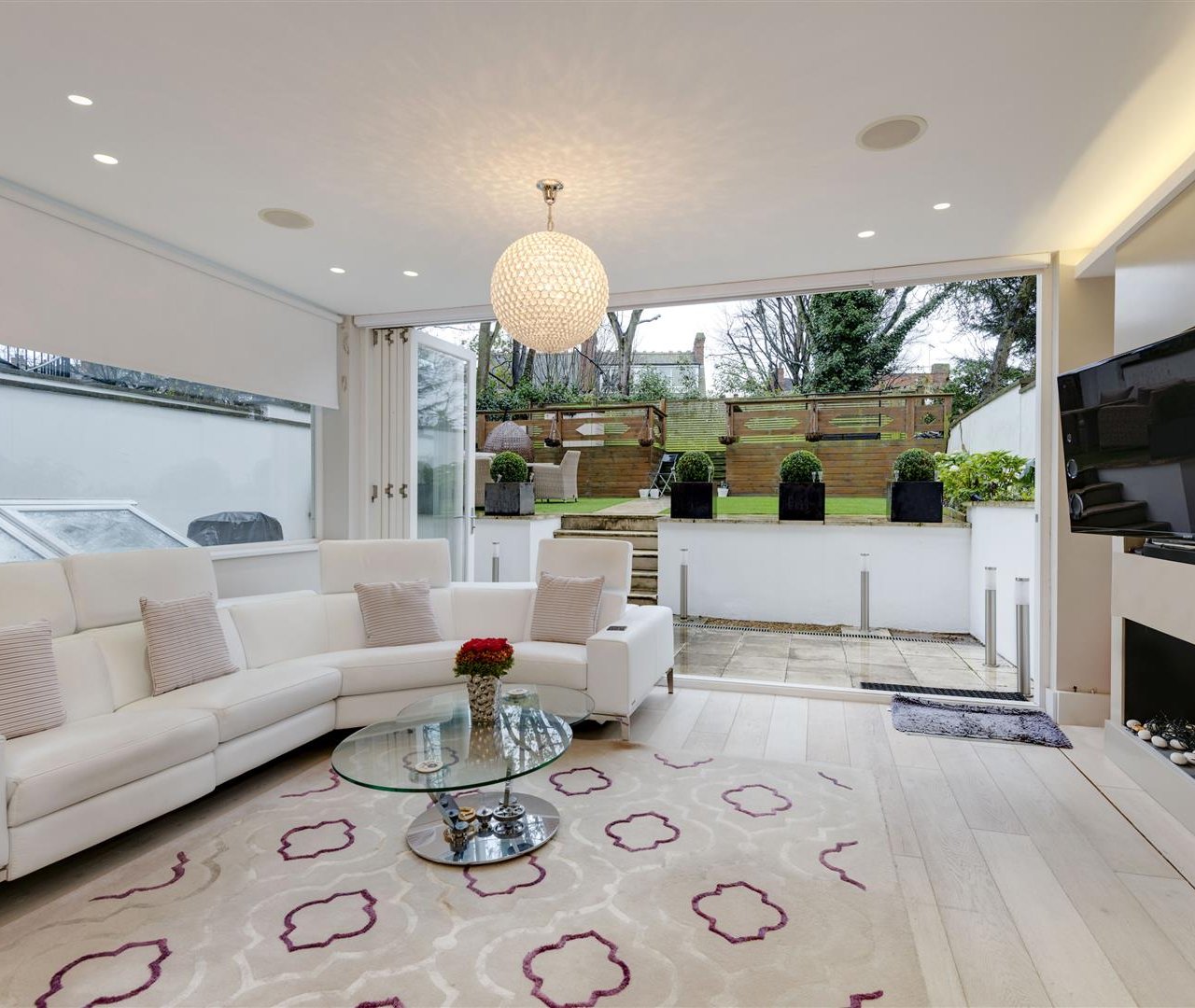 Garden Flat, South Hill Park Hampstead Heath NW3 2SS