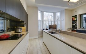 Garden Flat, South Hill Park Hampstead Heath NW3 2SS