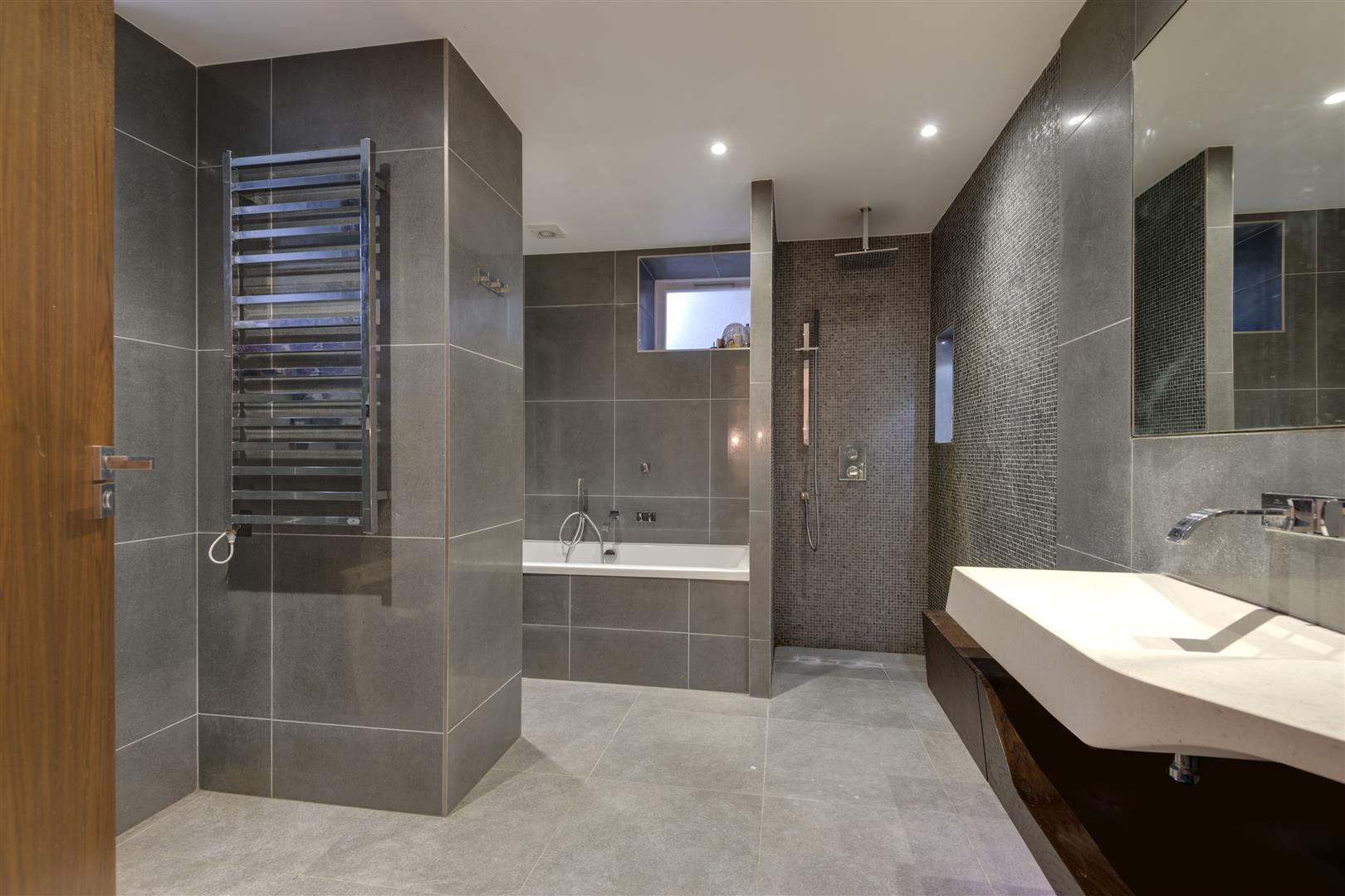 Garden Flat, South Hill Park Hampstead Heath NW3 2SS