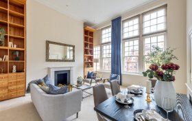 Frognal Rise Hampstead Village NW3 6PZ