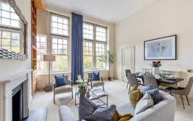 Frognal Rise Hampstead Village NW3 6PZ