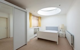 Maryon Mews, London, NW3 2PU