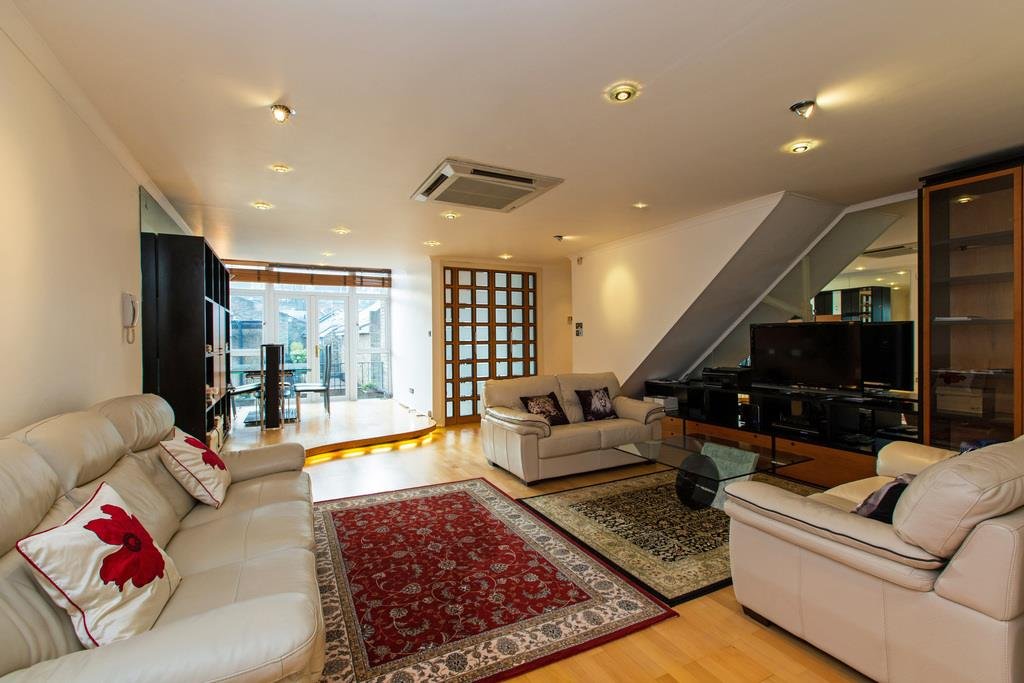 Maryon Mews, London, NW3 2PU