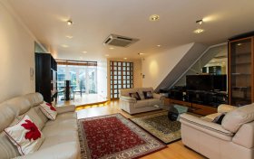 Maryon Mews, London, NW3 2PU