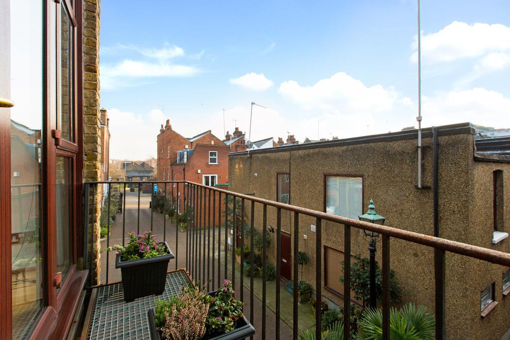 Maryon Mews, London, NW3 2PU