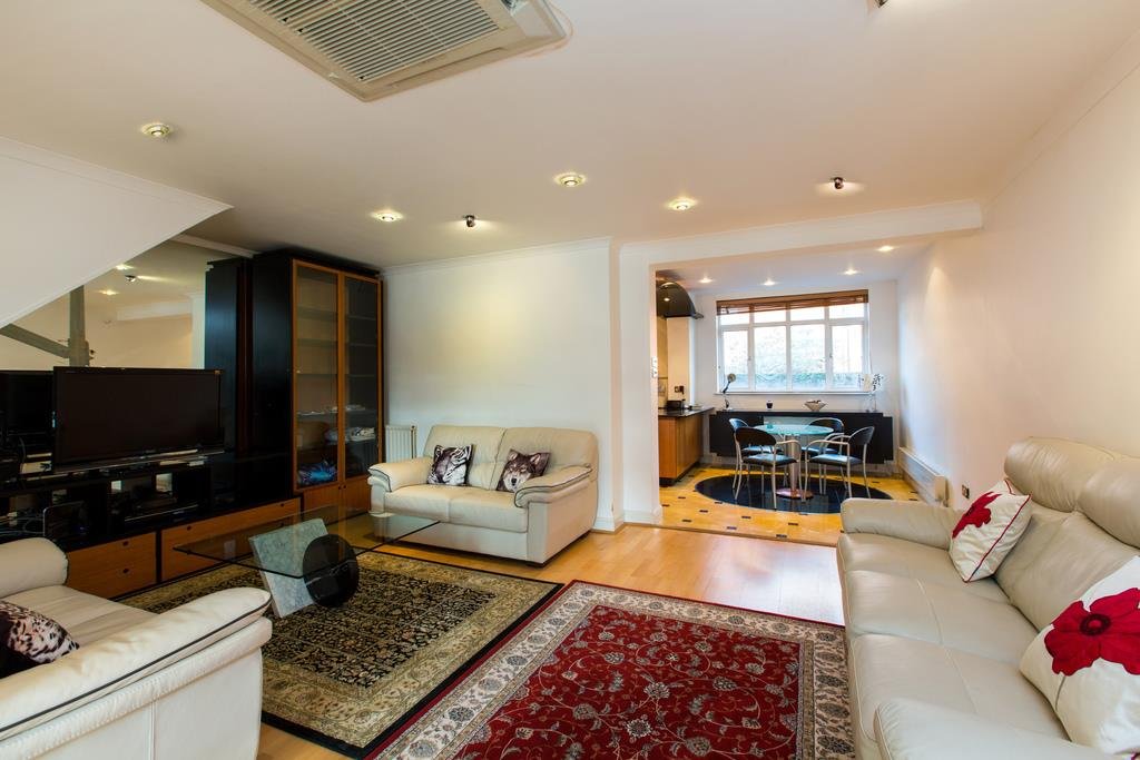 Maryon Mews, London, NW3 2PU