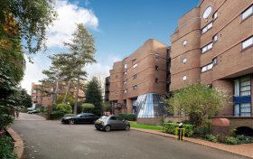 Firecrest Drive Hampstead NW3 7NE