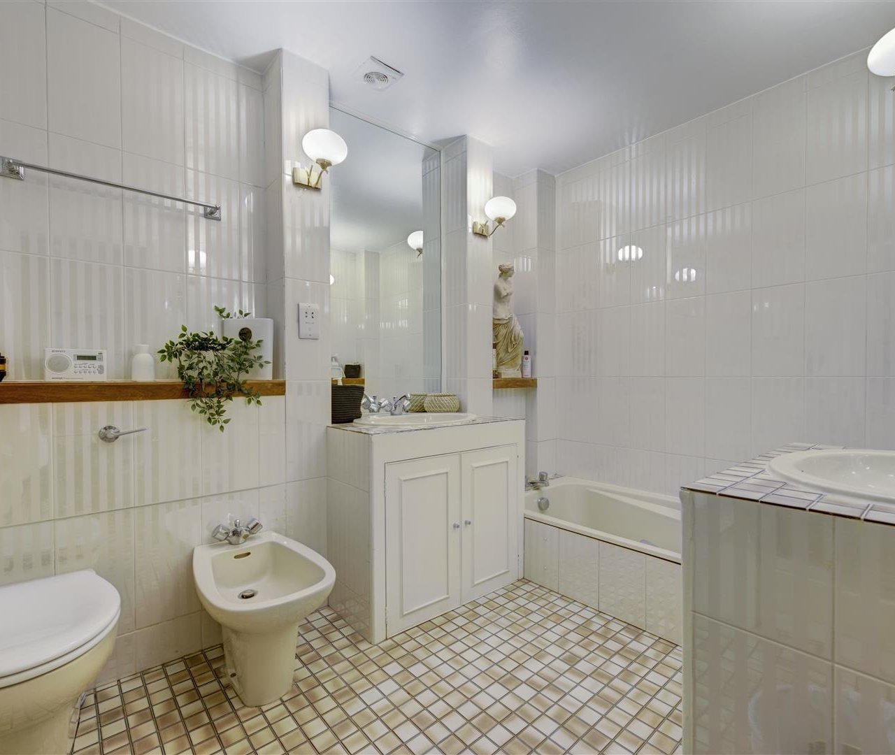 West Heath Avenue Golders Hill Park NW11 7QL