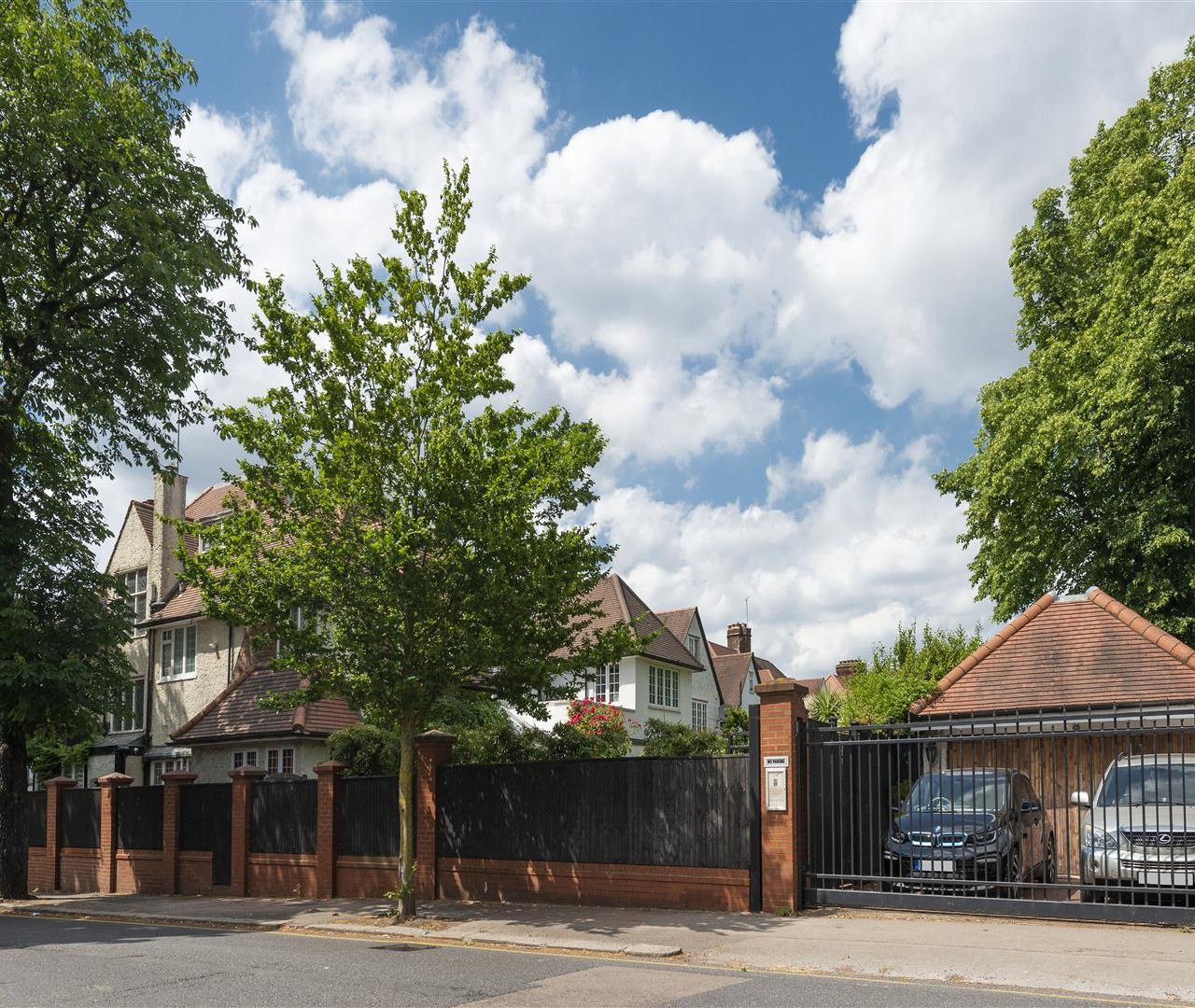 West Heath Avenue Golders Hill Park NW11 7QL