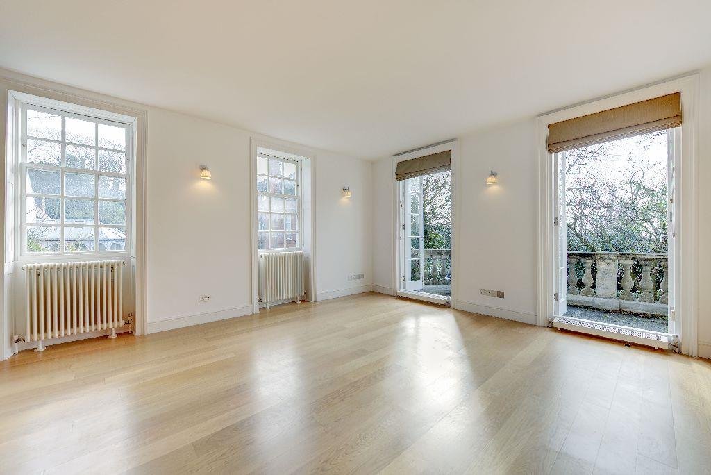 Frognal Hampstead Village NW3 6XX