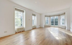 Frognal Hampstead Village NW3 6XX