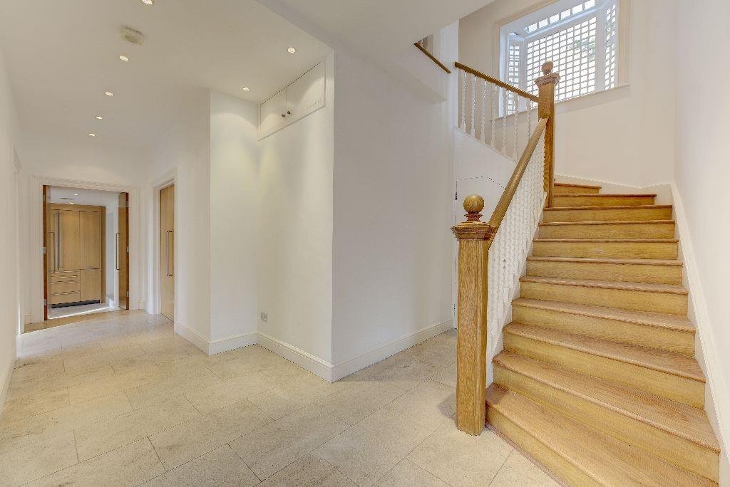 Frognal Hampstead Village NW3 6XX