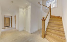 Frognal Hampstead Village NW3 6XX