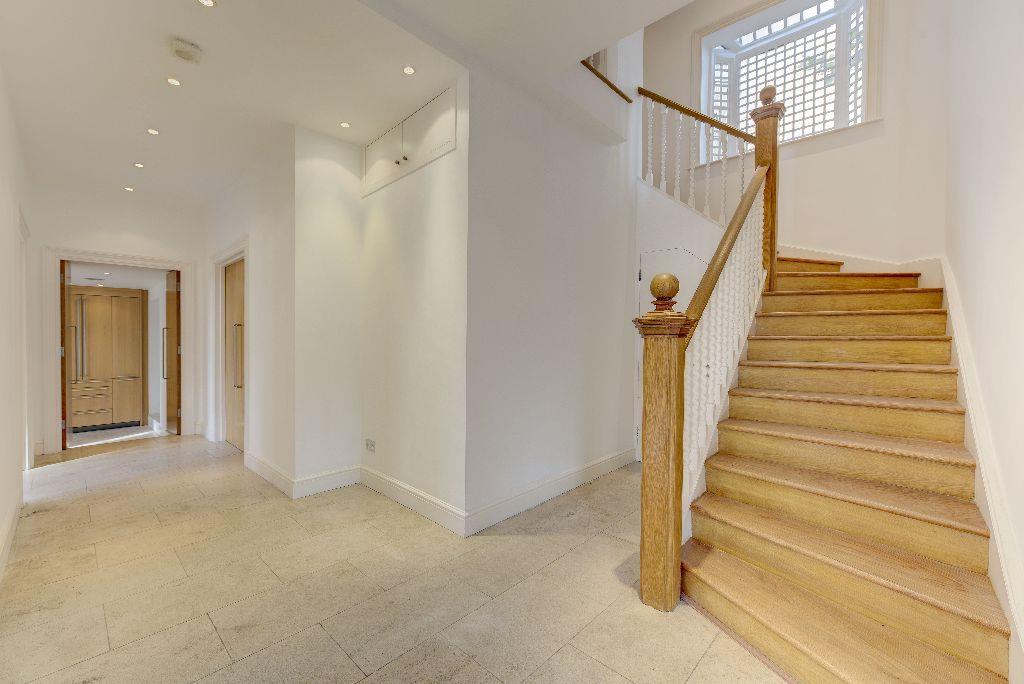 Frognal Hampstead Village NW3 6XX