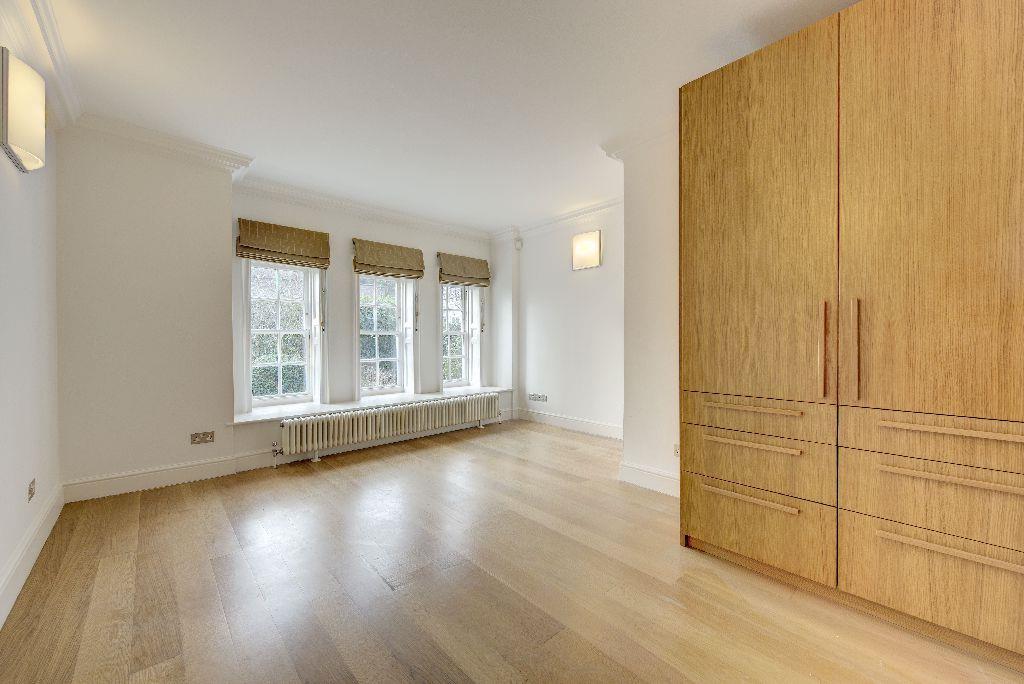 Frognal Hampstead Village NW3 6XX