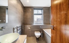 Fitzjohns Avenue Hampstead NW3 5JY