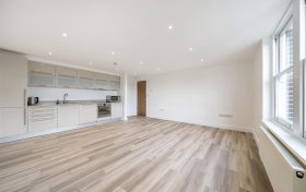 Fitzjohns Avenue Hampstead NW3 5JY