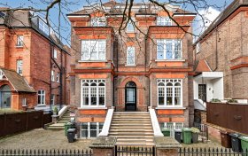 Fitzjohns Avenue Hampstead NW3 5JY