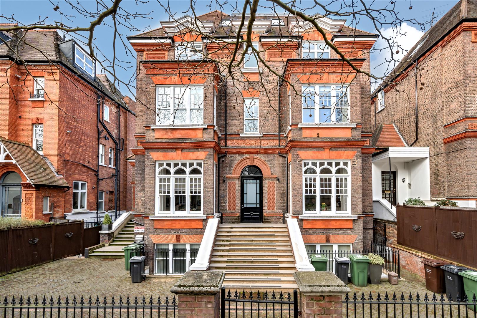 Fitzjohns Avenue Hampstead NW3 5JY