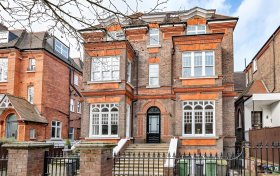 Fitzjohns Avenue Hampstead NW3 5JY