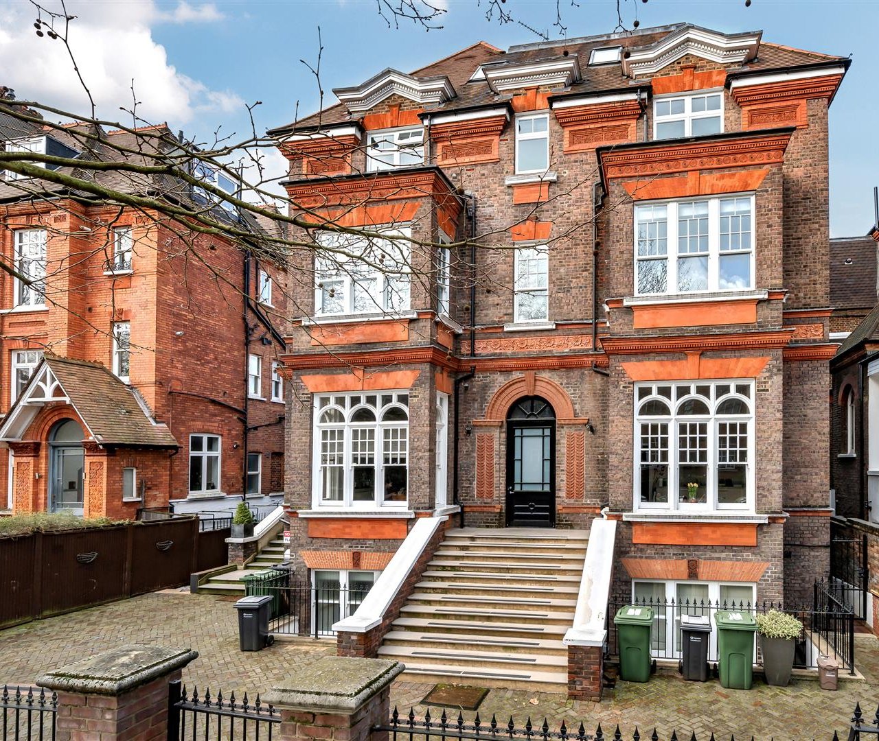 Fitzjohns Avenue Hampstead NW3 5JY