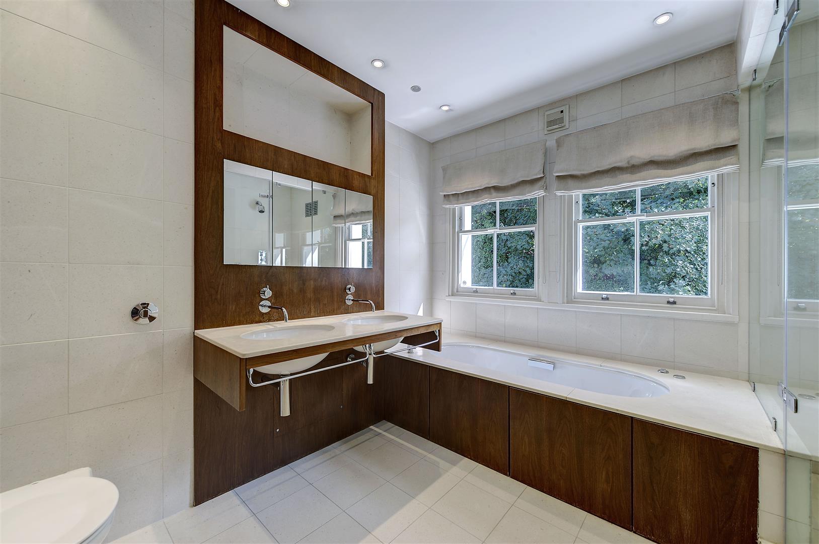 West Heath Road Hampstead NW3 7TN