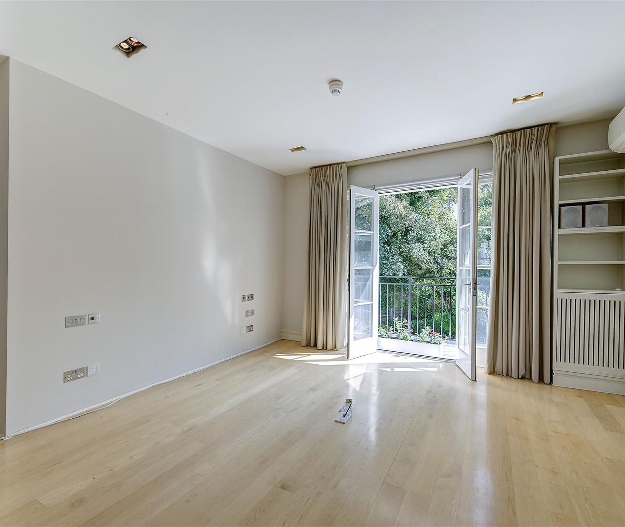 West Heath Road Hampstead NW3 7TN