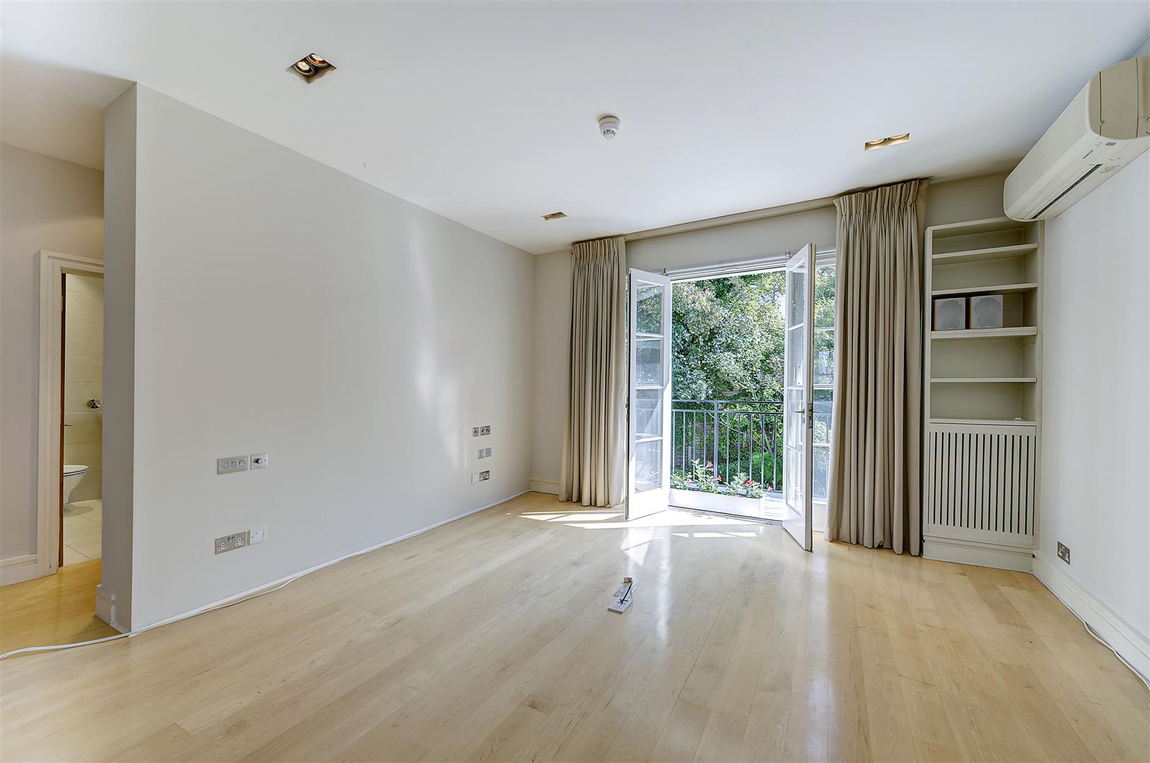 West Heath Road Hampstead NW3 7TN