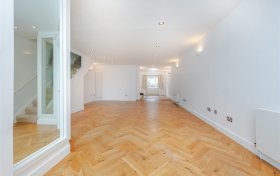 Maryon Mews, Hampstead, NW3 2PU