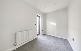 Garden Apartment, Pennine Drive Golders Green Estate NW2 1NR