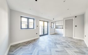 Garden Apartment, Pennine Drive Golders Green Estate NW2 1NR