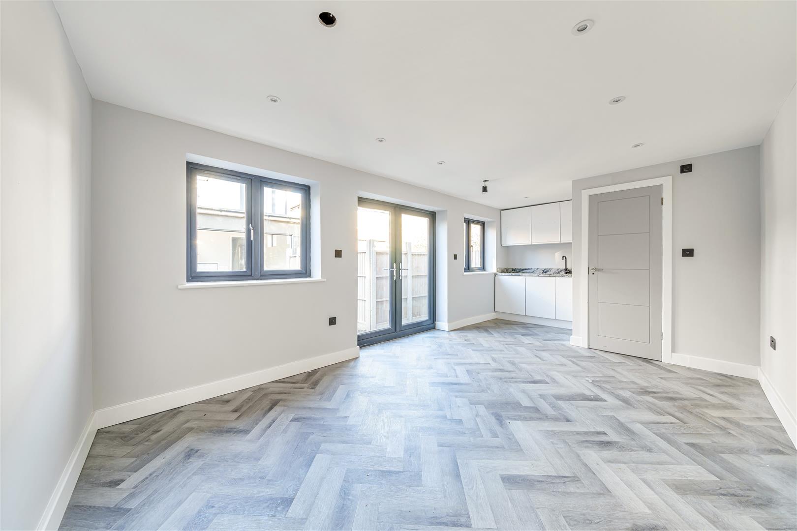 Garden Apartment, Pennine Drive Golders Green Estate NW2 1NR