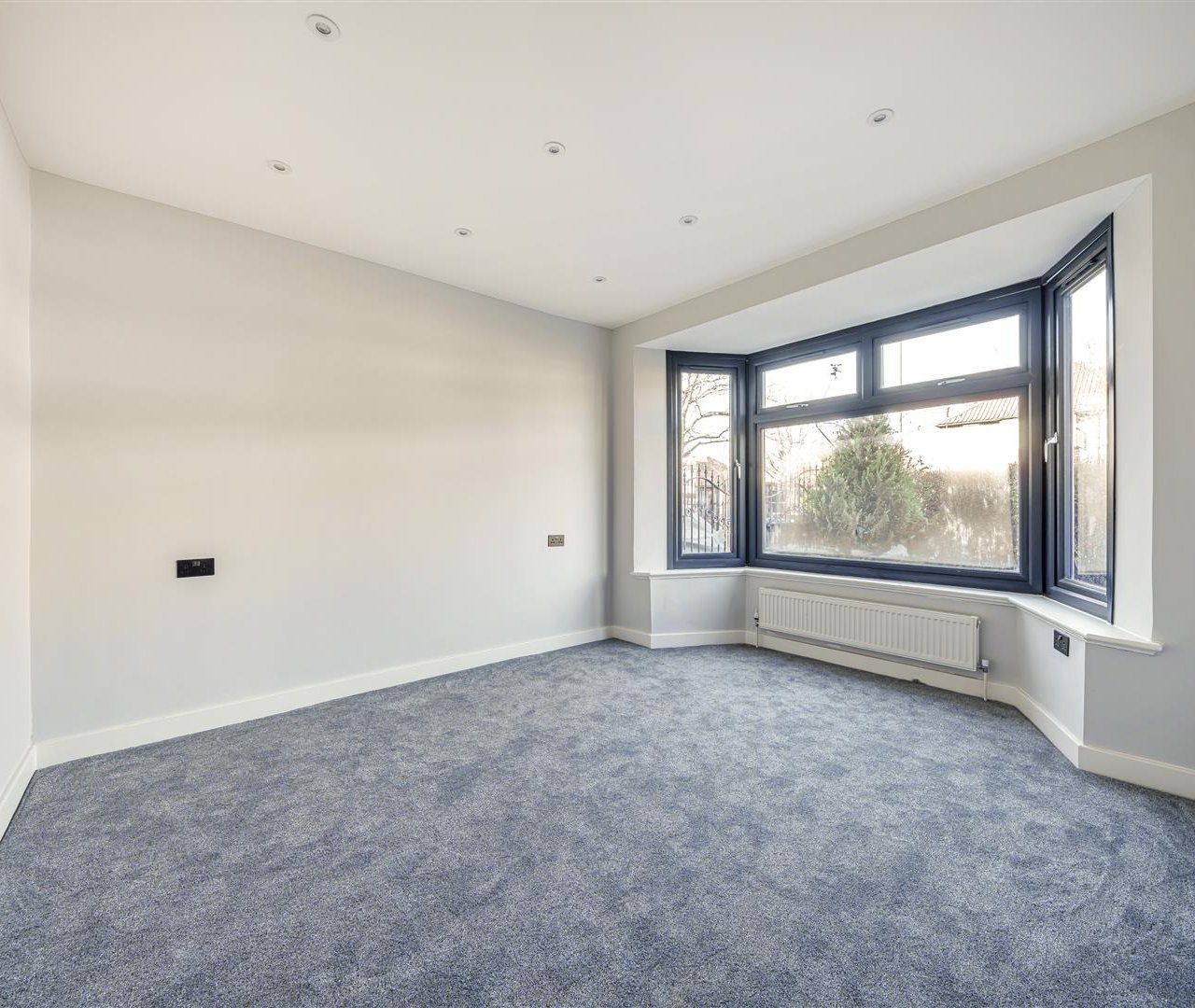 Garden Apartment, Pennine Drive Golders Green Estate NW2 1NR