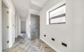 Garden Apartment, Pennine Drive Golders Green Estate NW2 1NR