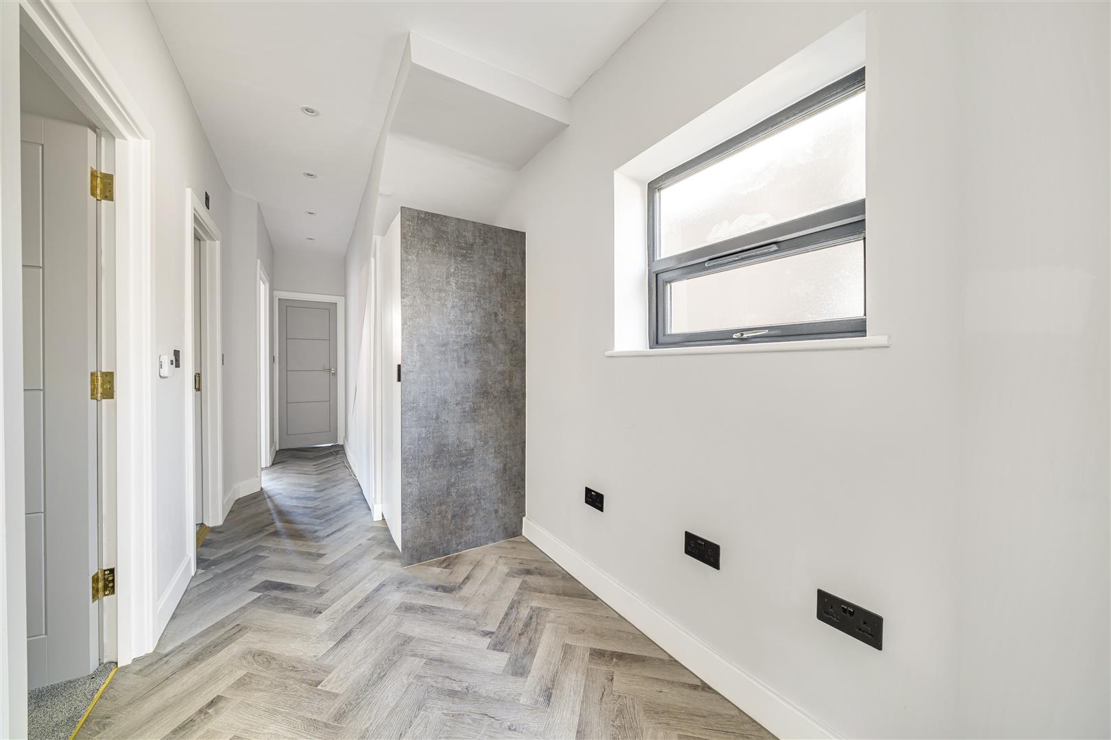 Garden Apartment, Pennine Drive Golders Green Estate NW2 1NR