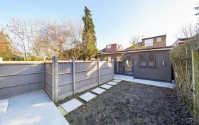 Garden Apartment, Pennine Drive Golders Green Estate NW2 1NR