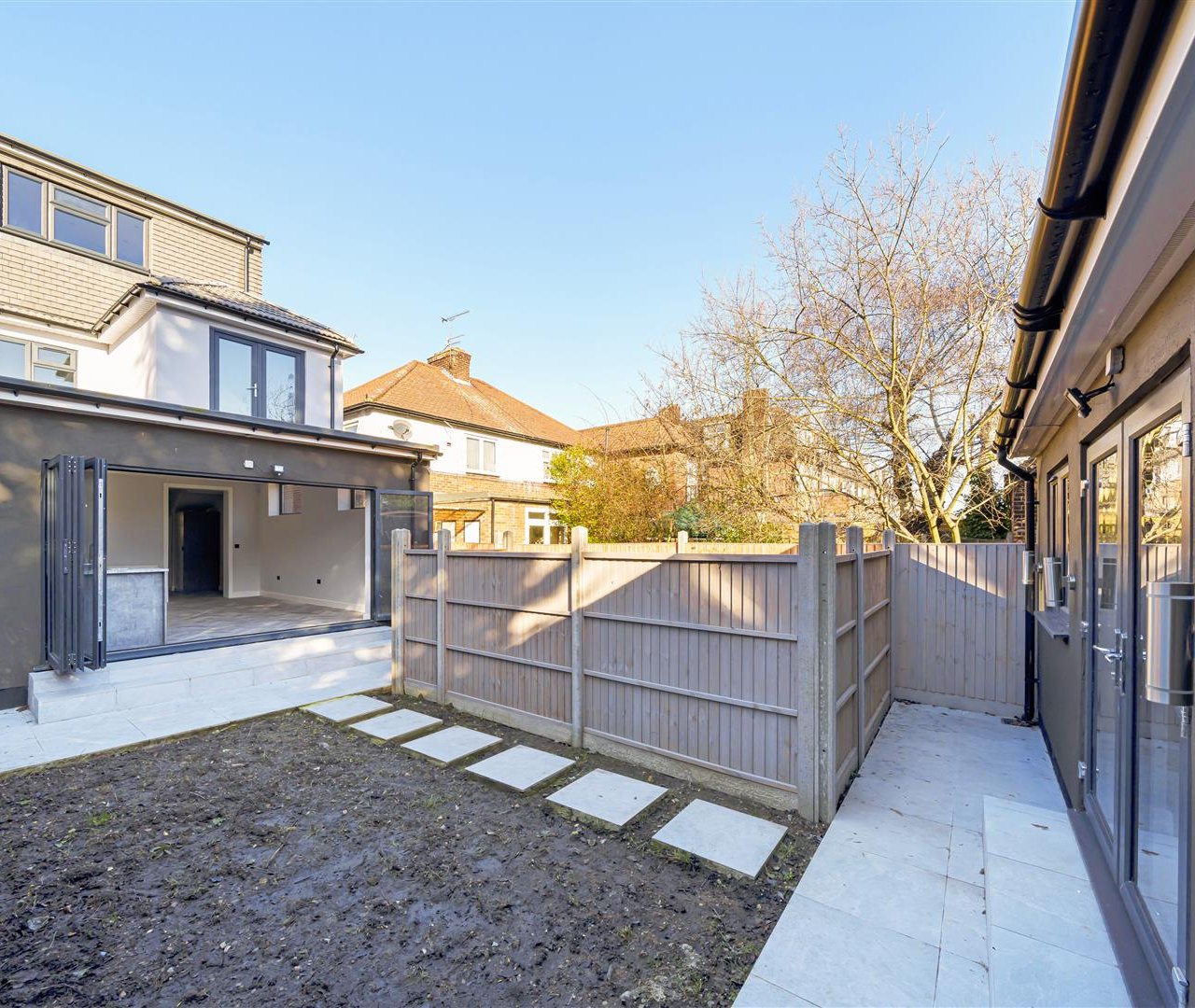 Garden Apartment, Pennine Drive Golders Green Estate NW2 1NR