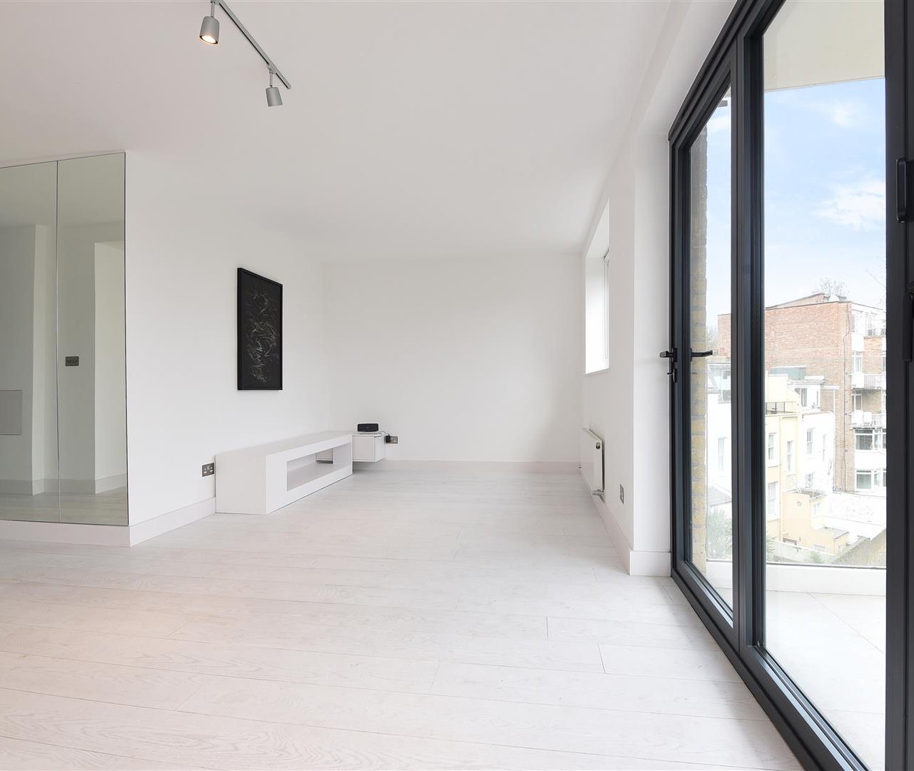 Vale Of Health Hampstead NW3 1AP