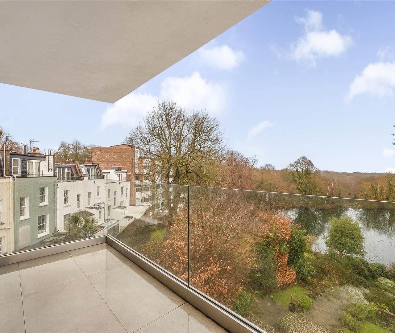 Vale Of Health, Hampstead, NW3 1AP