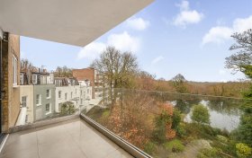 Vale Of Health, Hampstead, NW3 1AP