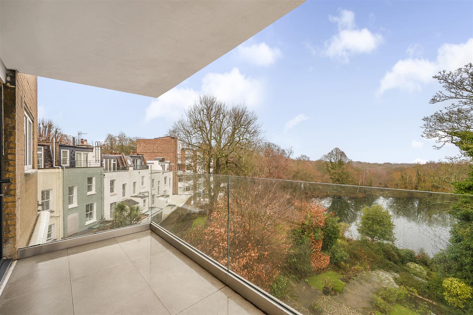 Vale Of Health, Hampstead, NW3 1AP