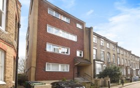 Vale Of Health Hampstead NW3 1AP