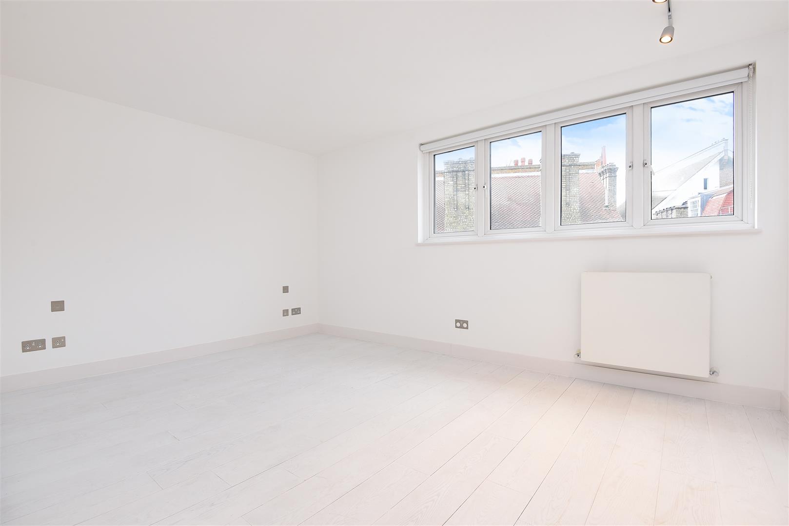 Vale Of Health Hampstead NW3 1AP